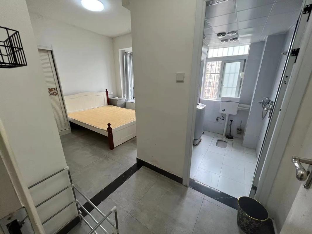 保利·高尔夫郡