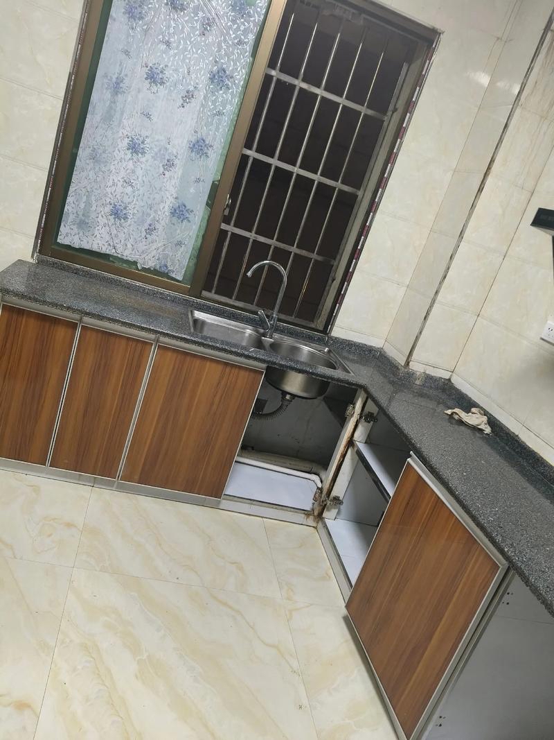 六盘水钰玲珑风情酒店