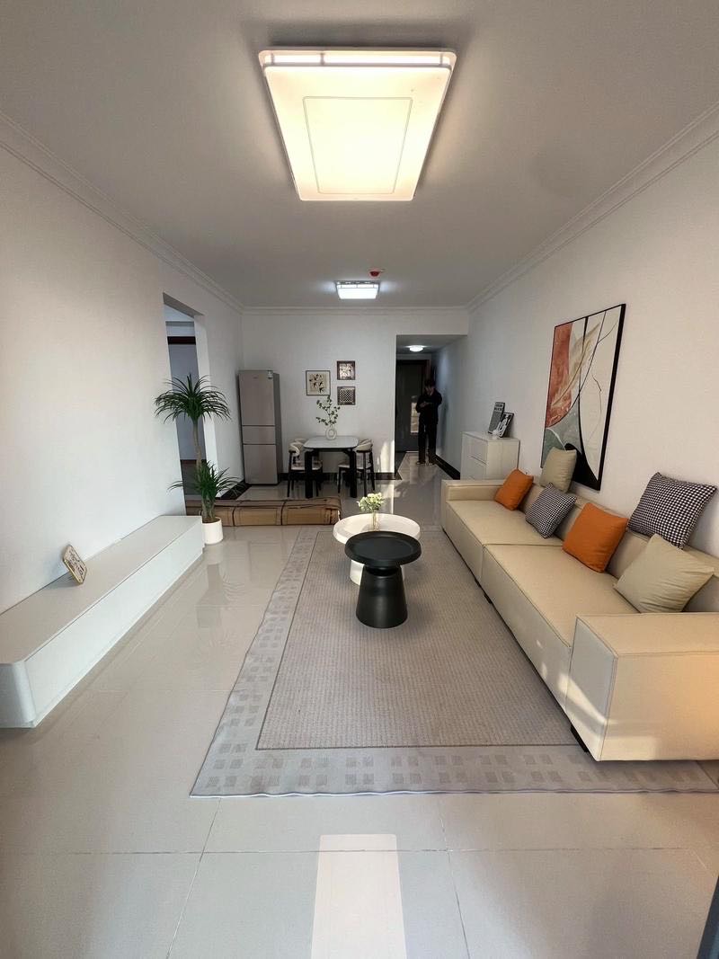 正黄·金色巴黎